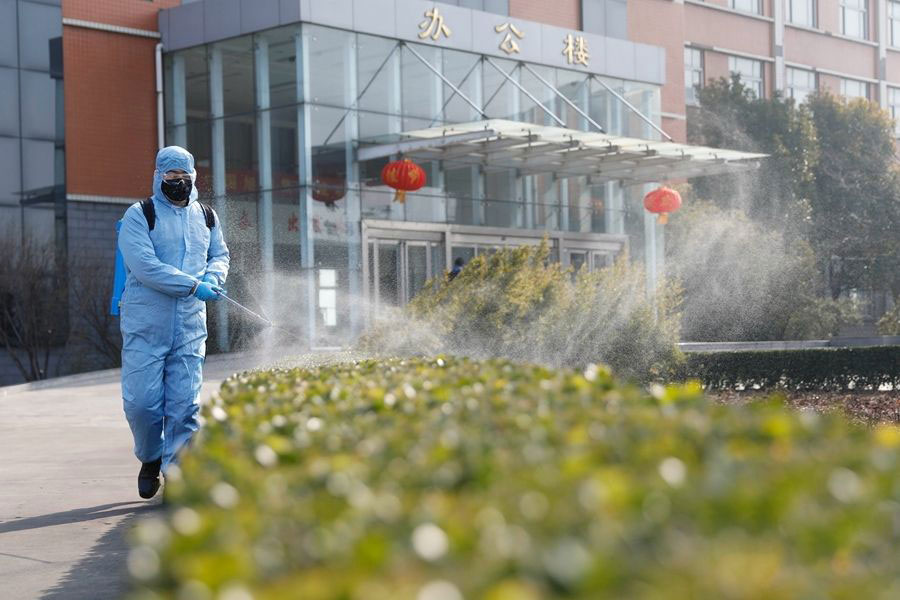 jinnianhui.comAGV机器人是认真的